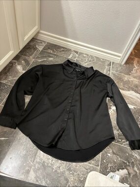 CHARLIE B Black Long-Sleeve Button-Down Blouse